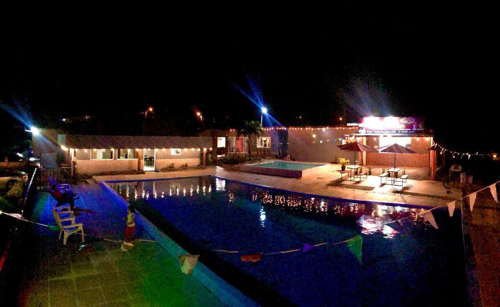 Isabella Hostel And Pool Alto Boquete Zewnętrze zdjęcie